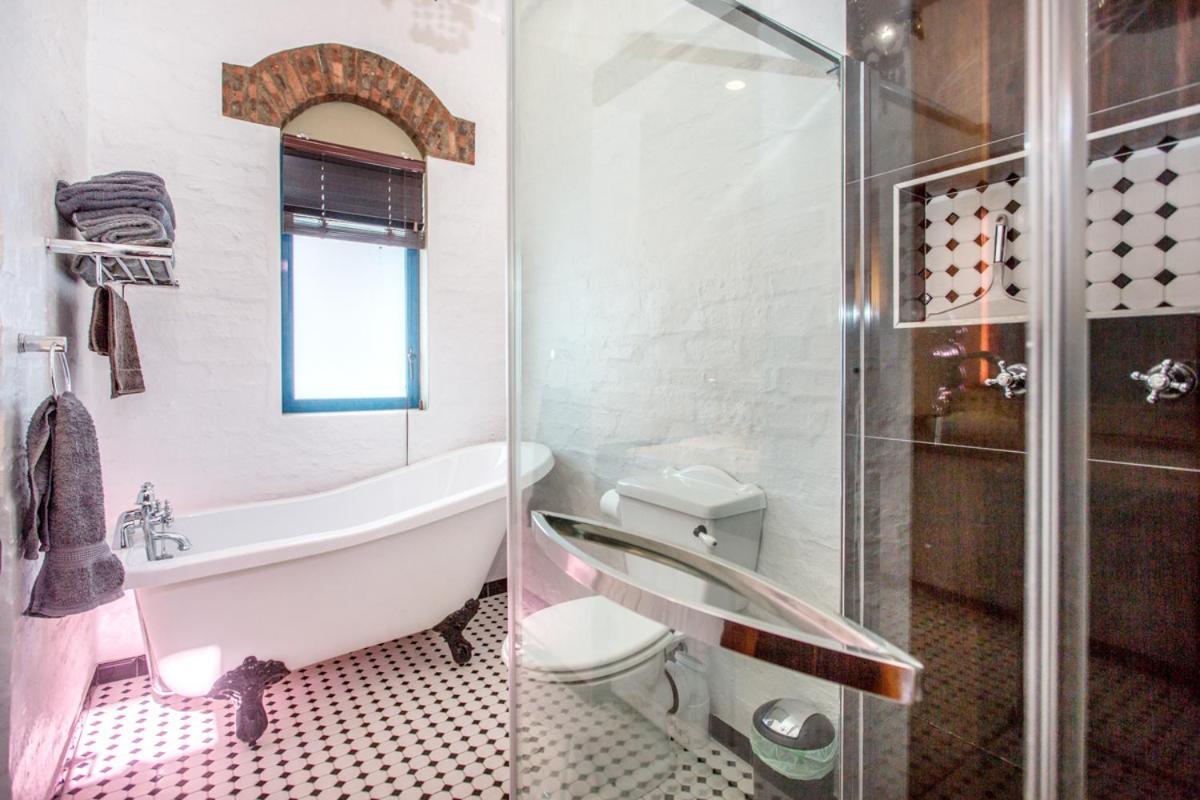 Sunset Beach Holiday Accommodation Cape Town Eksteriør bilde